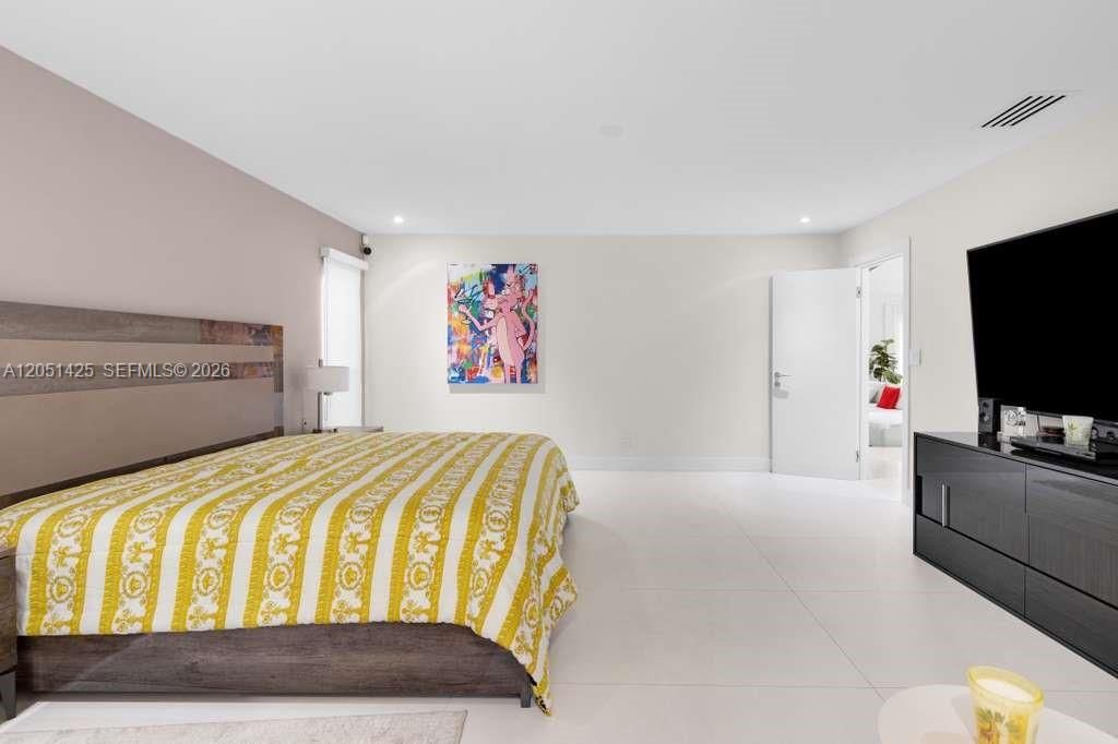 В аренду: $7,500 (4 спален, 2 ванн, 2250 Квадратных фут)