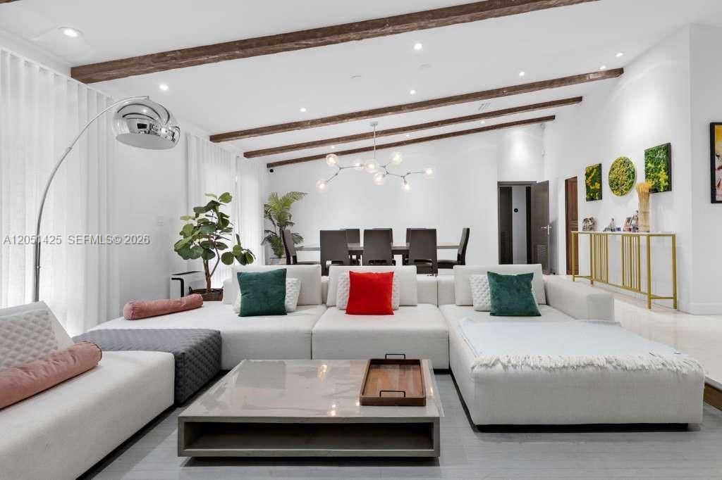 В аренду: $7,500 (4 спален, 2 ванн, 2250 Квадратных фут)