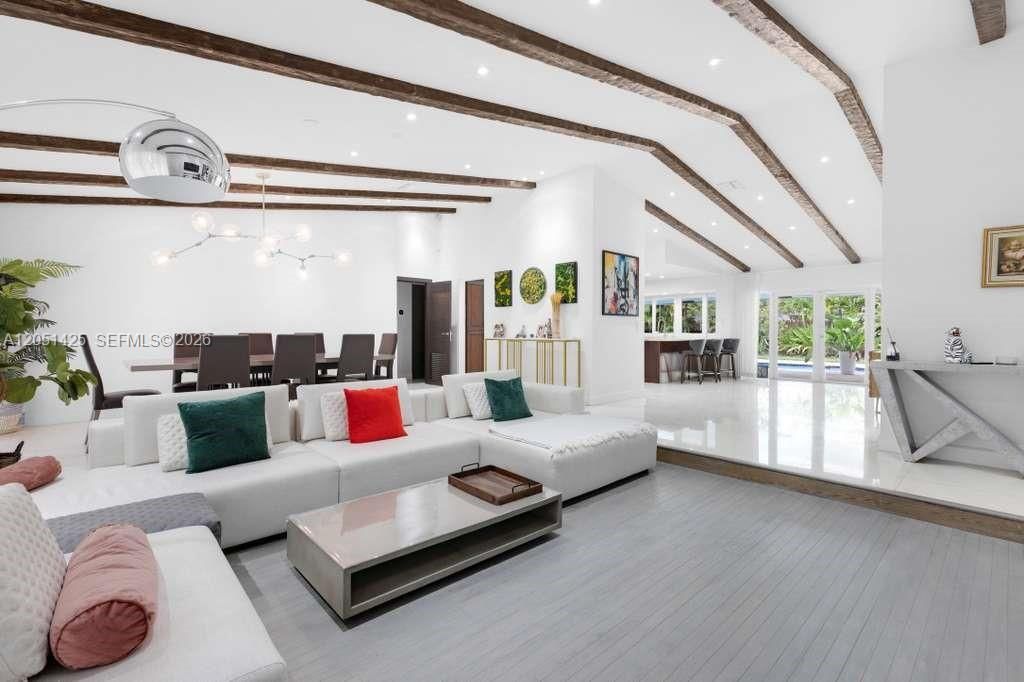 В аренду: $7,500 (4 спален, 2 ванн, 2250 Квадратных фут)