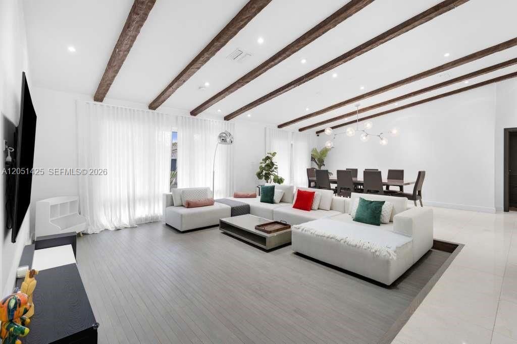 В аренду: $7,500 (4 спален, 2 ванн, 2250 Квадратных фут)
