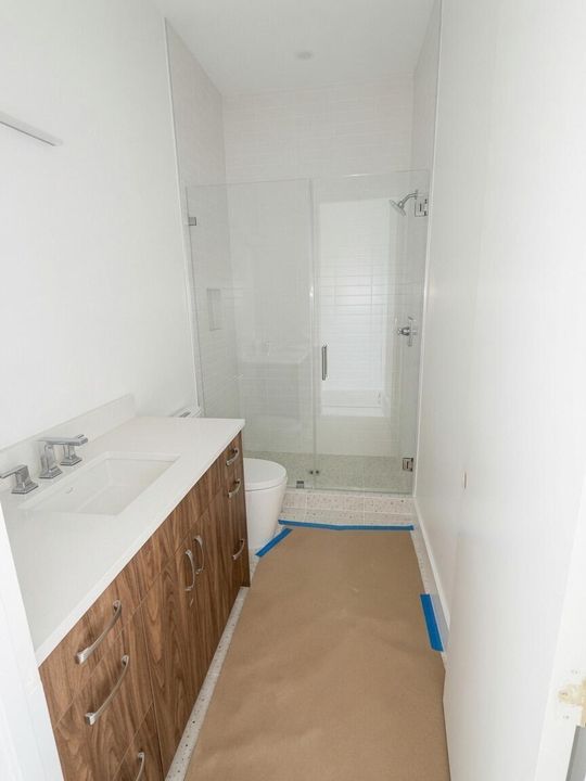 1781 NE 18th St Guest Bath 2