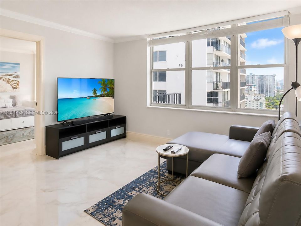 For Rent: $3,000 (2 beds, 2 baths, 1100 Square Feet)
