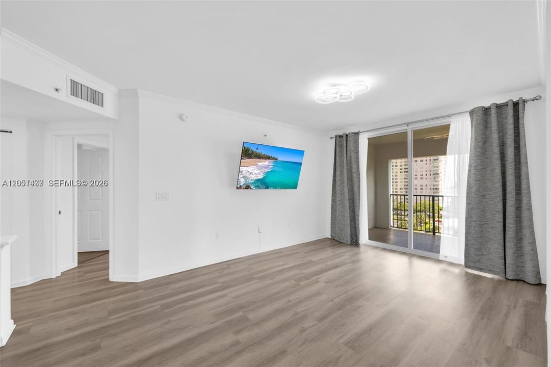 На продажу: $659,000 (3 спален, 2 ванн, 1353 Квадратных фут)
