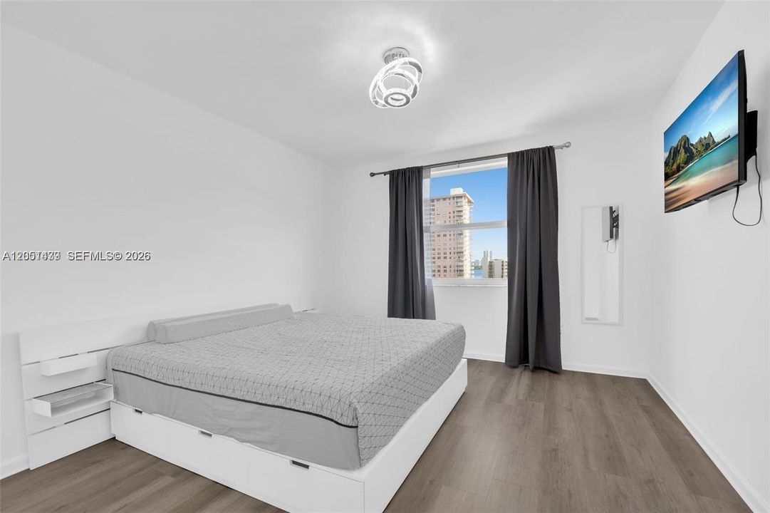 На продажу: $659,000 (3 спален, 2 ванн, 1353 Квадратных фут)