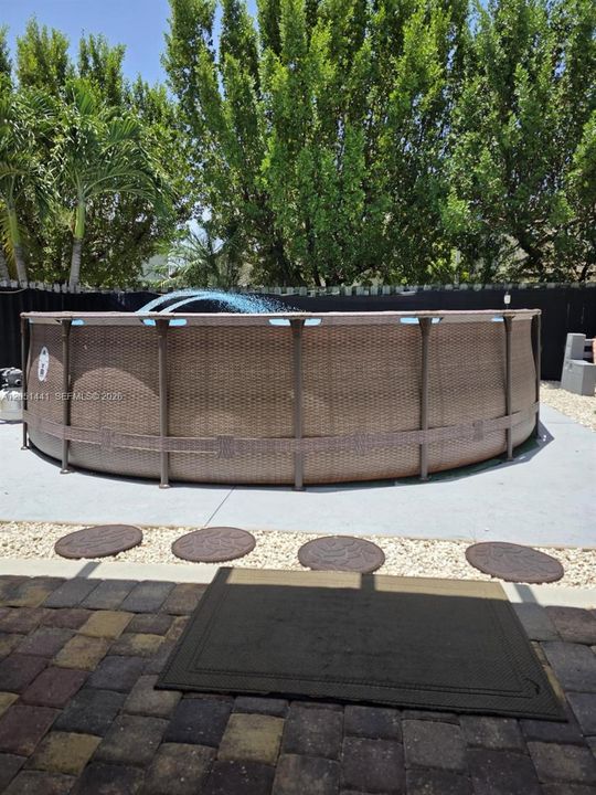 New Above ground pool