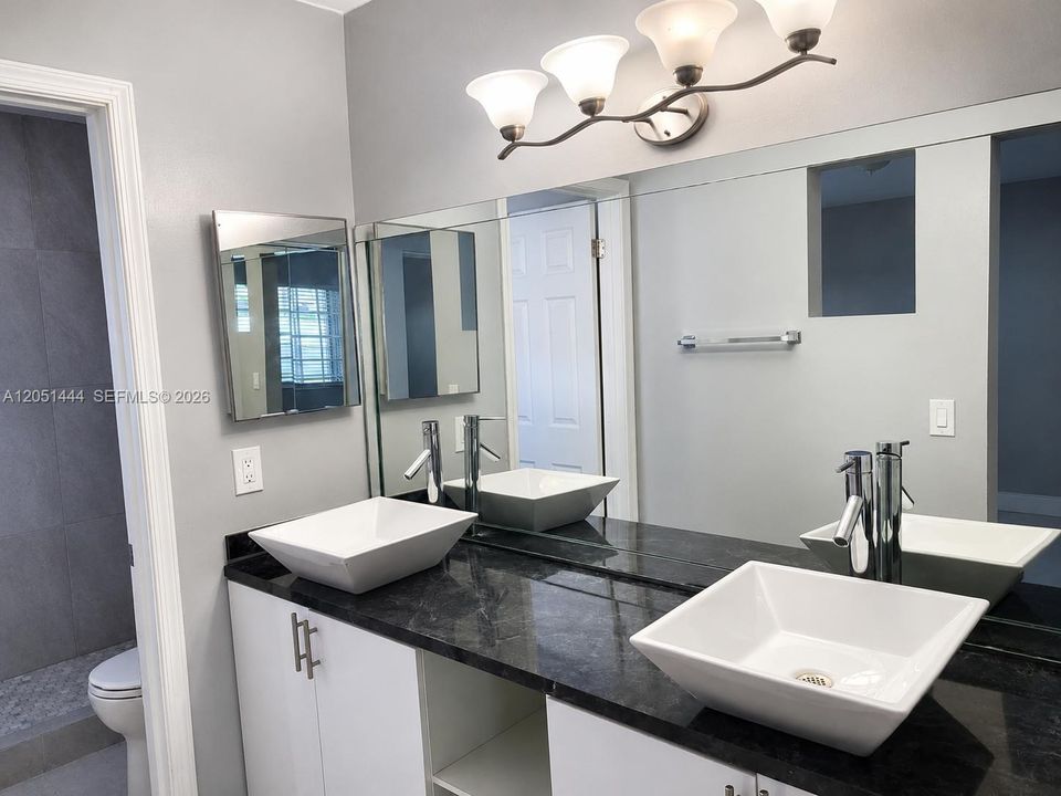 For Rent: $3,200 (3 beds, 3 baths, 2030 Square Feet)