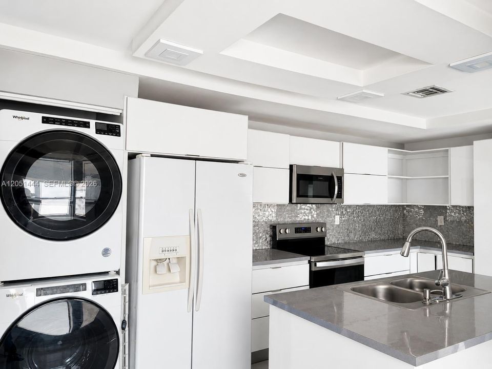 For Rent: $3,200 (3 beds, 3 baths, 2030 Square Feet)