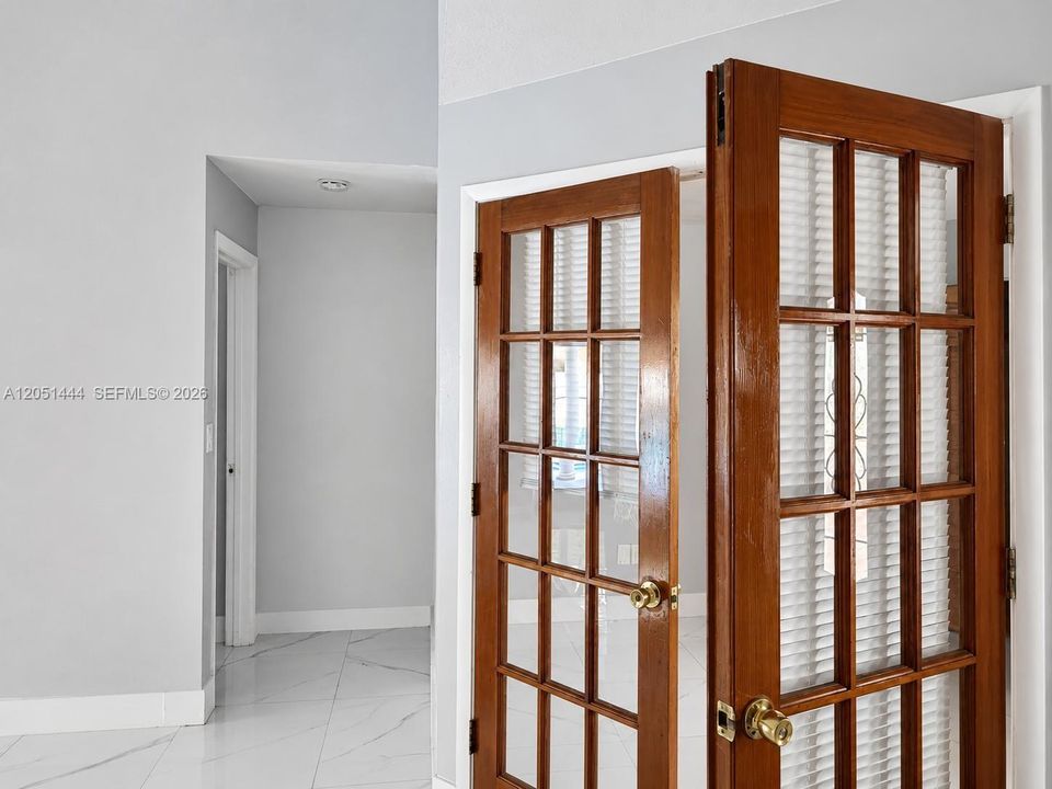 For Rent: $3,200 (3 beds, 3 baths, 2030 Square Feet)