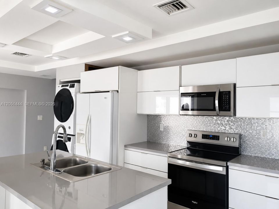 For Rent: $3,200 (3 beds, 3 baths, 2030 Square Feet)