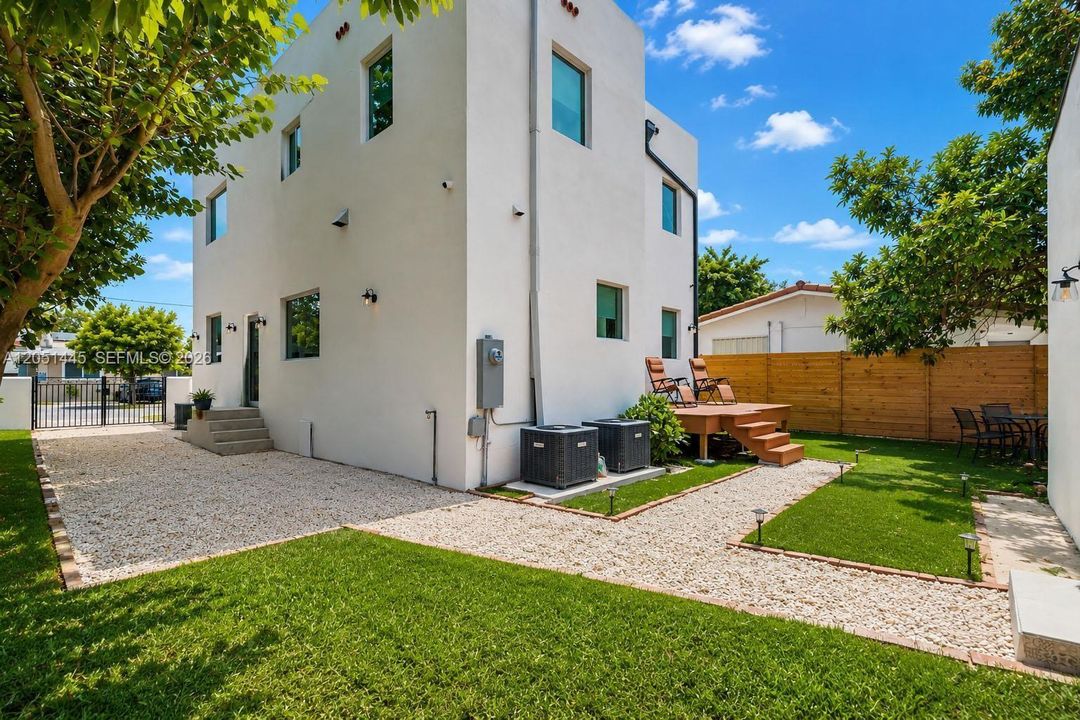 На продажу: $1,899,000 (5 спален, 4 ванн, 2638 Квадратных фут)