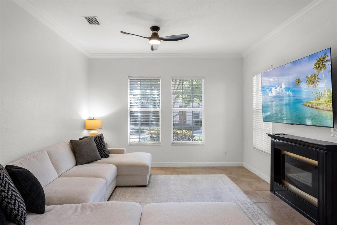 LIVING_ROOM_STRAIGHT
