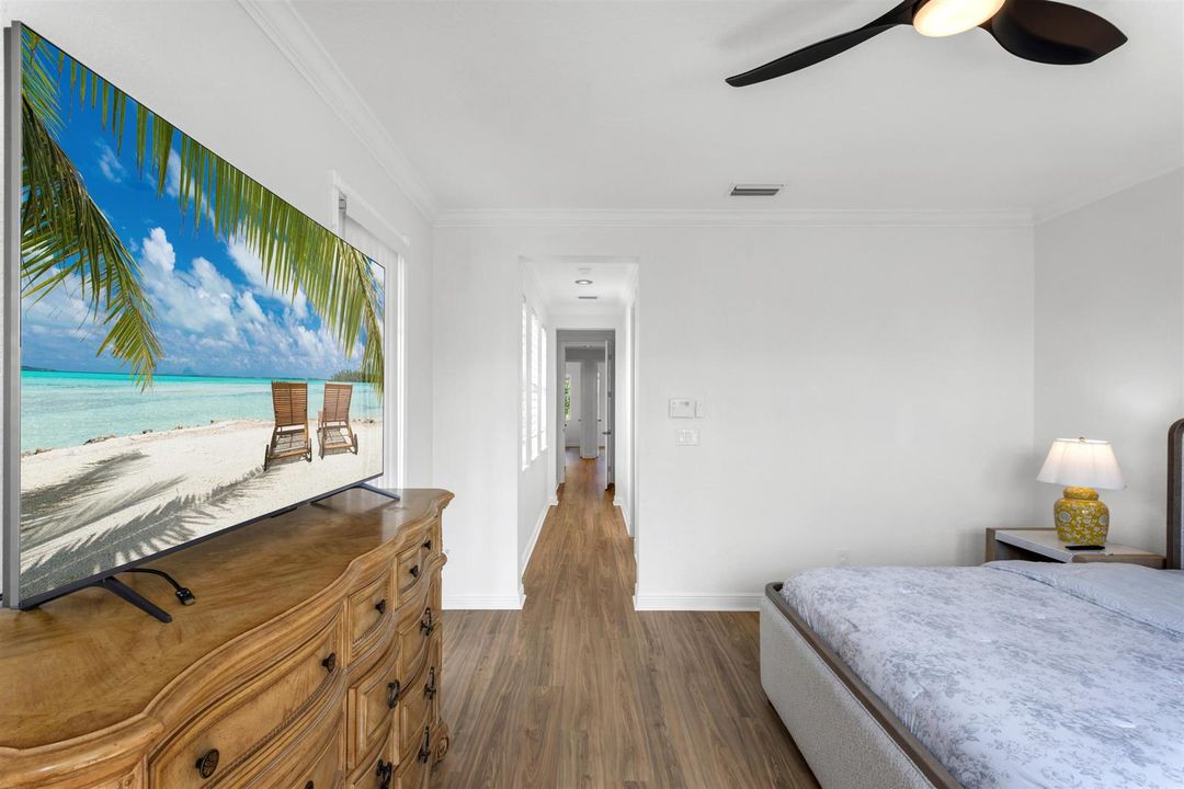 PRIMARY_BEDROOM_TO_HALL_STRAIGHT