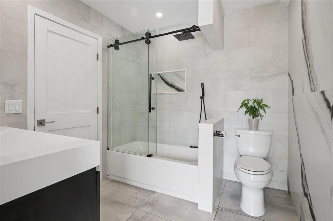 28-Maitlen-4601 W Hawthorne Cir-26