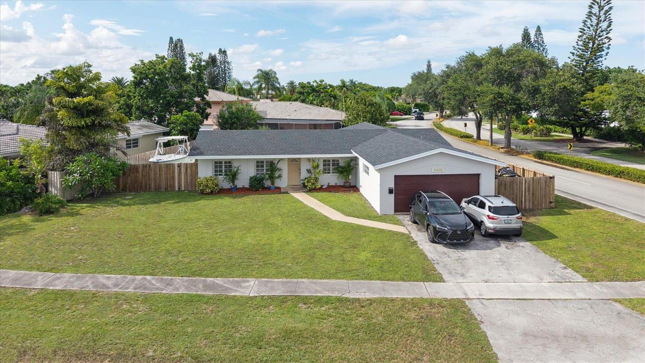 36-Maitlen-4601 W Hawthorne Cir-35