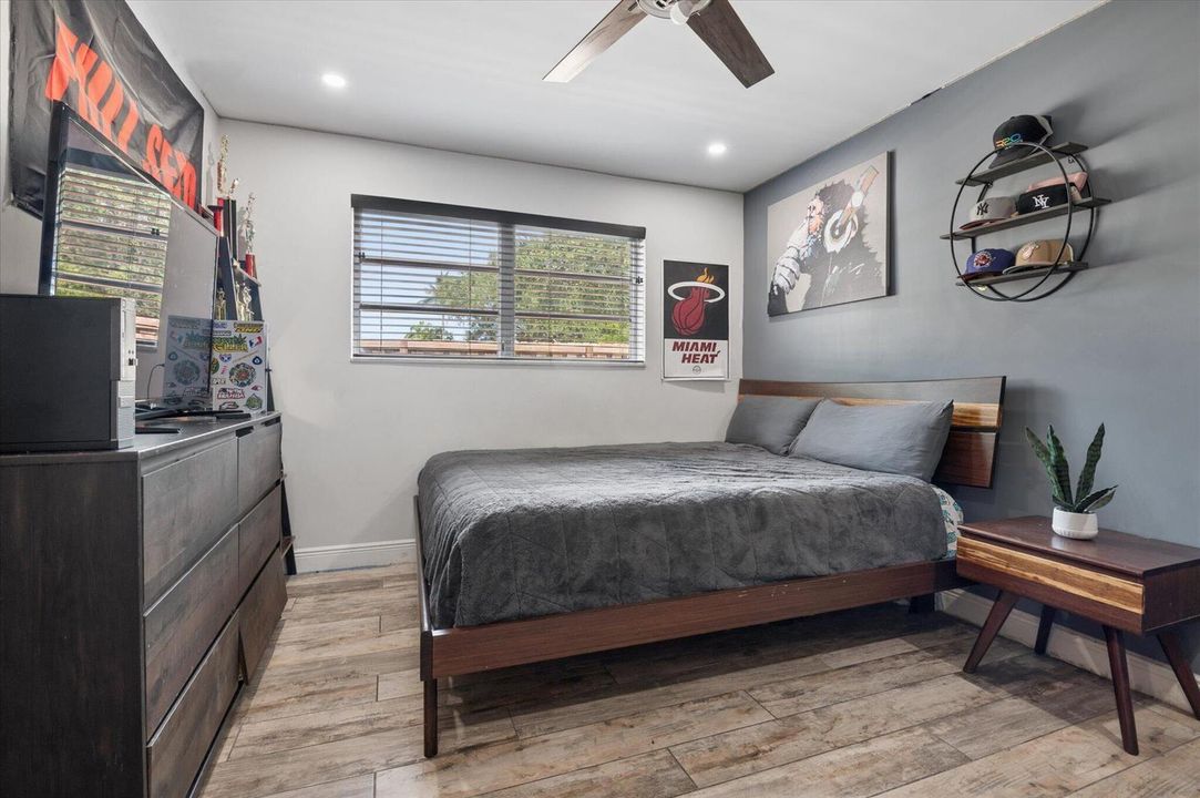 25-Maitlen-4601 W Hawthorne Cir-23