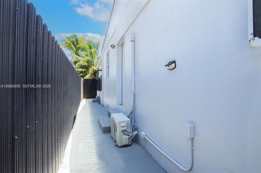 For Rent: $1,300 (1 beds, 1 baths, 795 Square Feet)