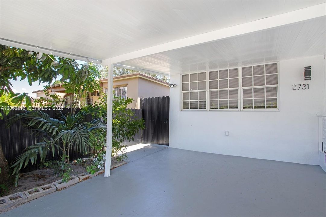 For Rent: $1,300 (1 beds, 1 baths, 795 Square Feet)