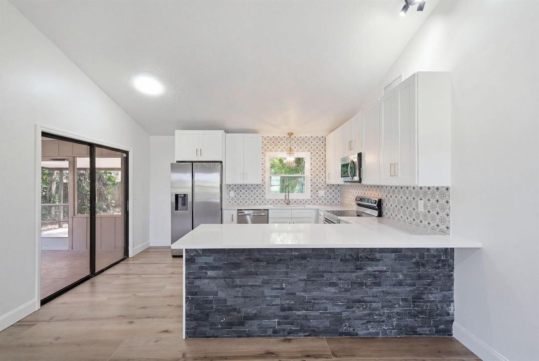 9-web-or-mls-306-24th-ave