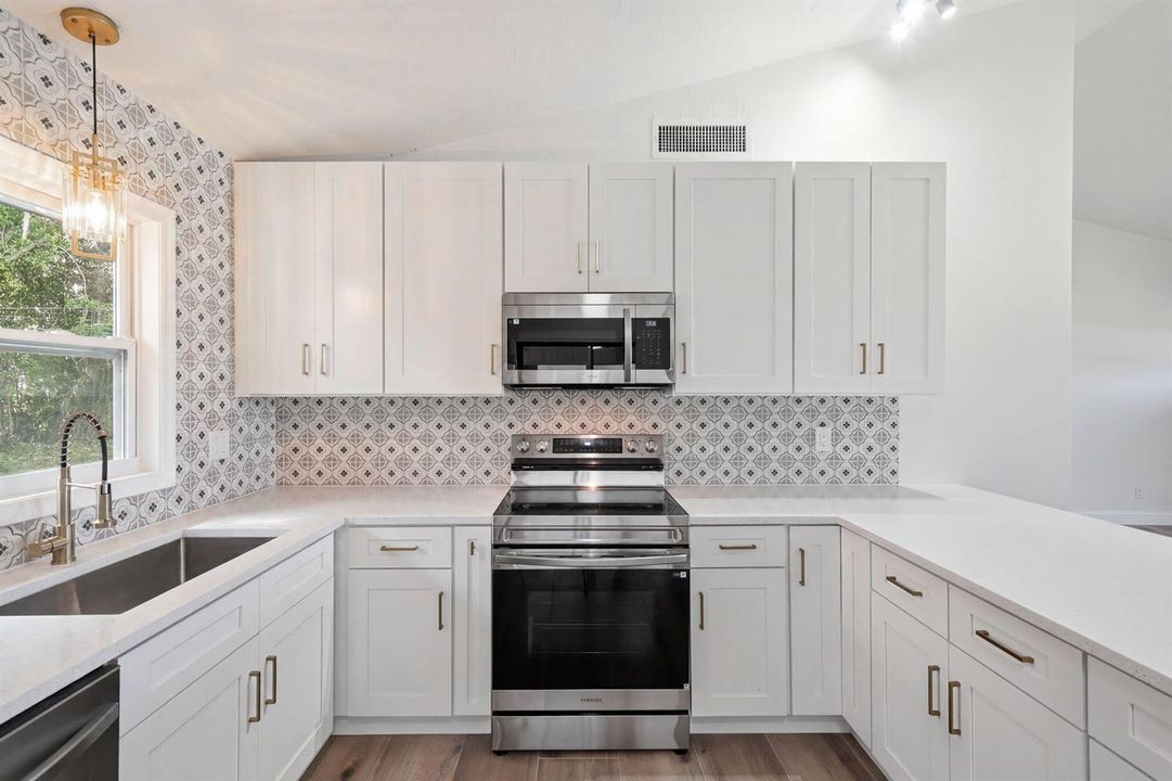 12-web-or-mls-306-24th-ave