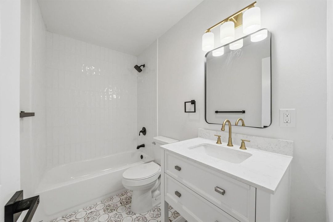 20-web-or-mls-306-24th-ave