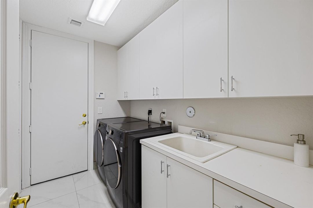 11045 Misty Ridge Way-24
