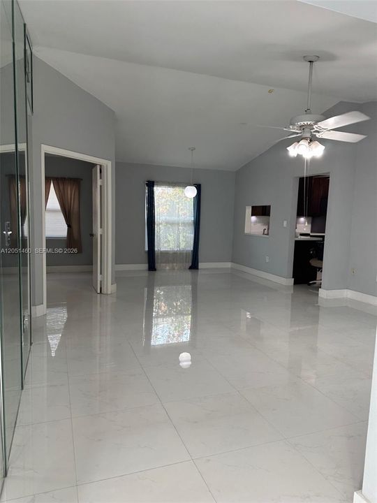For Sale: $650,000 (3 beds, 3 baths, 1540 Square Feet)