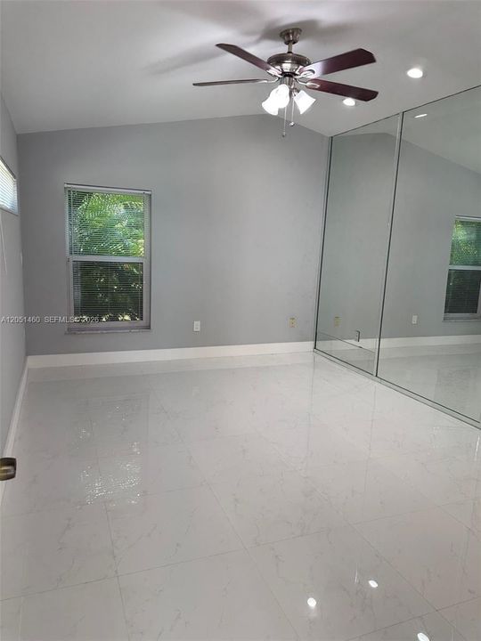 For Sale: $650,000 (3 beds, 3 baths, 1540 Square Feet)