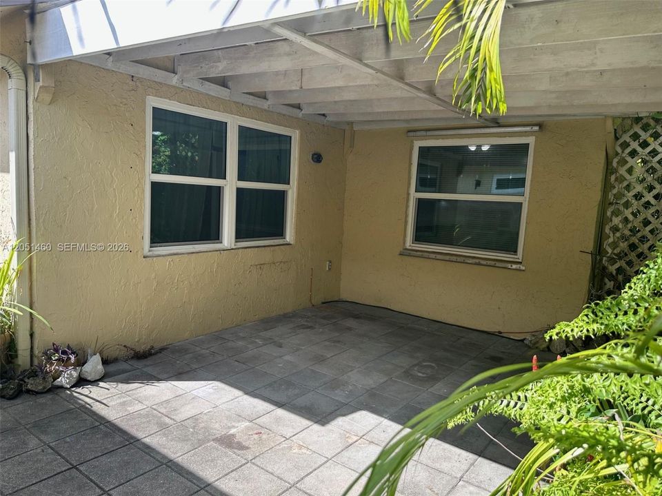 For Sale: $650,000 (3 beds, 3 baths, 1540 Square Feet)