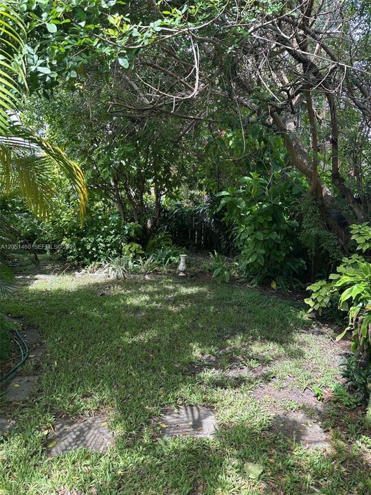 For Sale: $650,000 (3 beds, 3 baths, 1540 Square Feet)