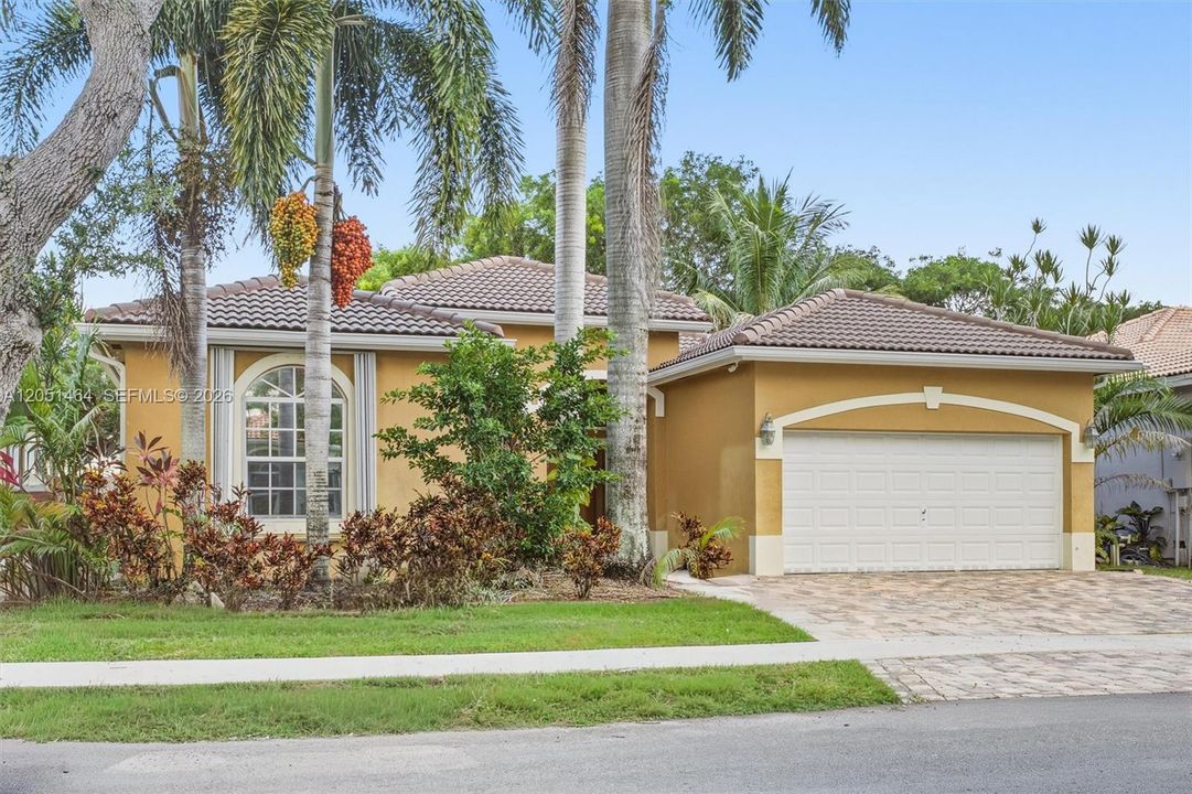 En Venta: $590,000 (4 camas, 3 baños, 2069 Pies cuadrados)