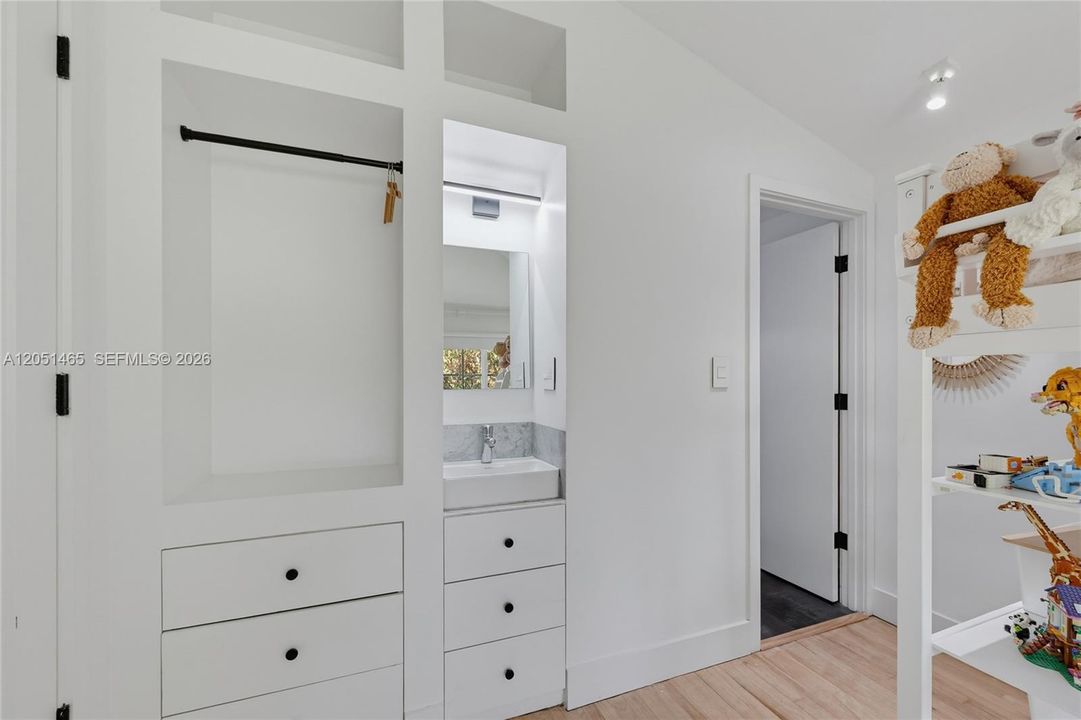 For Sale: $3,149,000 (4 beds, 3 baths, 2456 Square Feet)