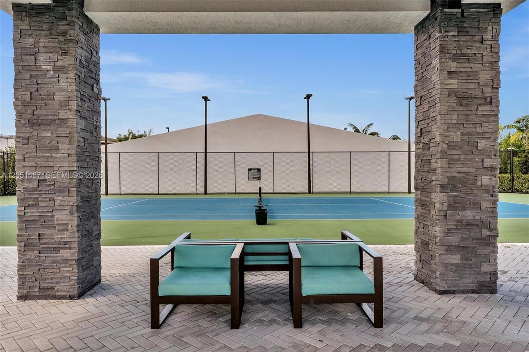 For Sale: $1,325,000 (4 beds, 4 baths, 3544 Square Feet)