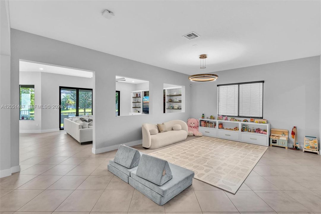 For Sale: $1,325,000 (4 beds, 4 baths, 3544 Square Feet)