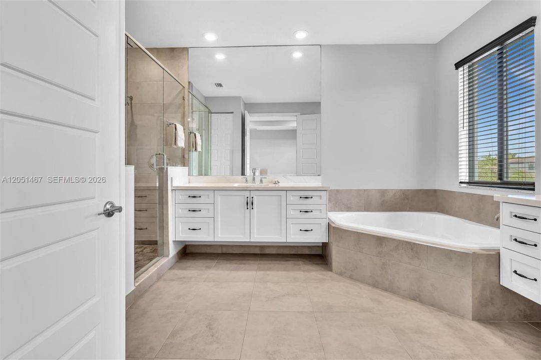 For Sale: $1,325,000 (4 beds, 4 baths, 3544 Square Feet)