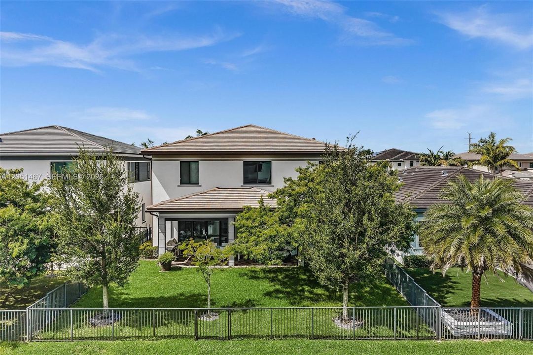 For Sale: $1,325,000 (4 beds, 4 baths, 3544 Square Feet)