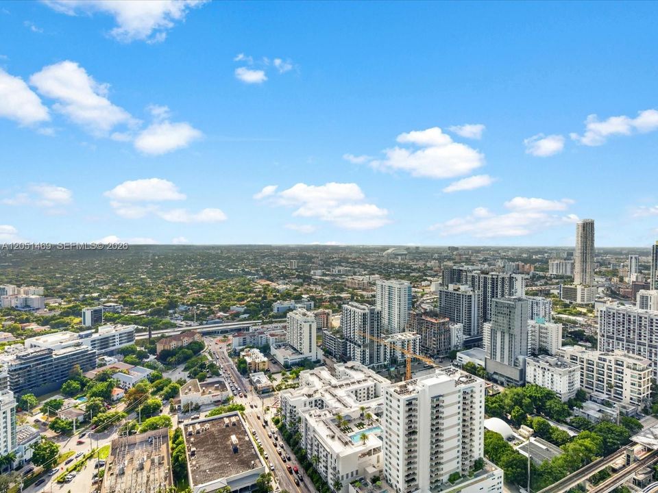 En Venta: $698,000 (2 camas, 3 baños, 1417 Pies cuadrados)