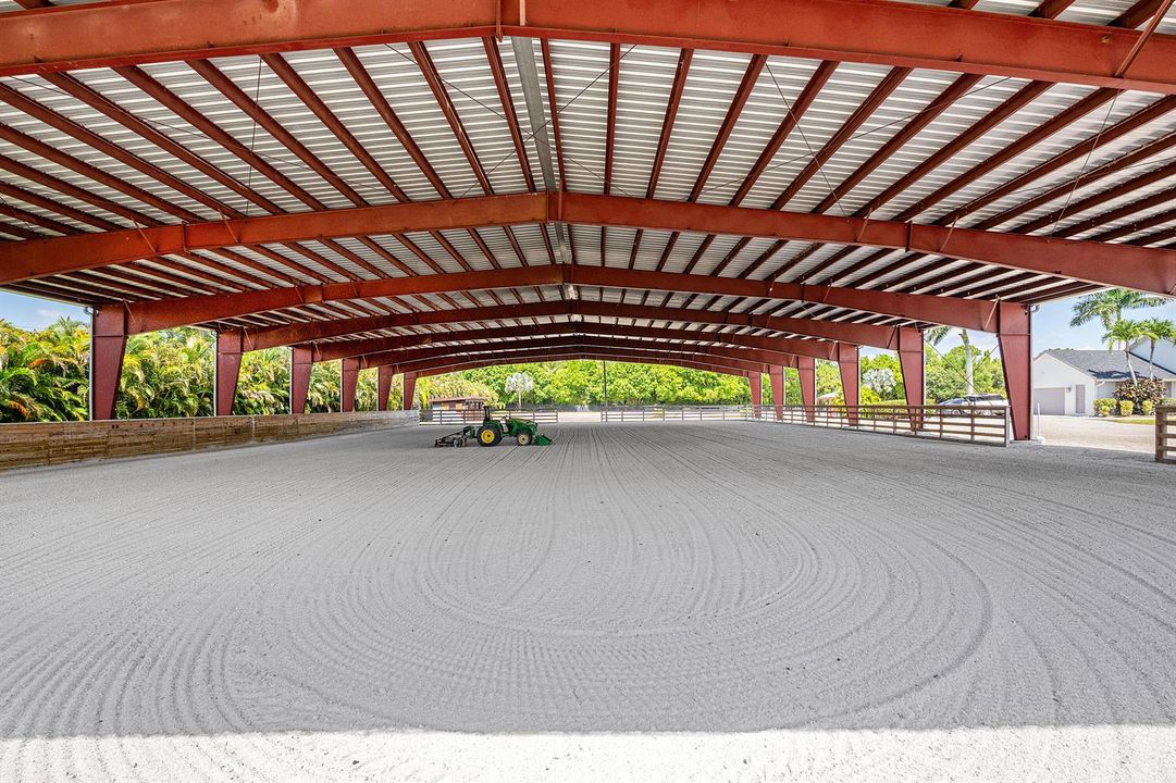Spectacular covered arena