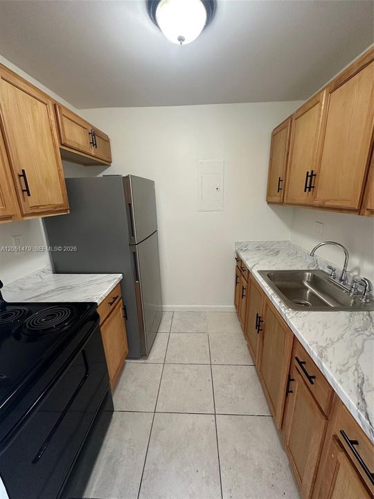 For Rent: $1,700 (1 beds, 1 baths, 583 Square Feet)