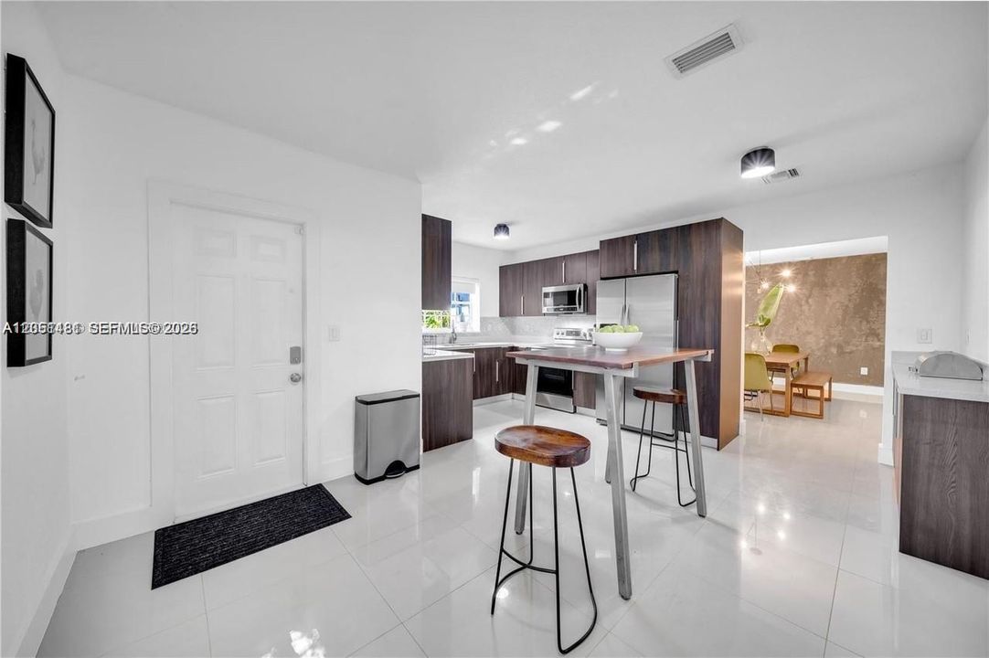 For Rent: $5,500 (4 beds, 2 baths, 1985 Square Feet)