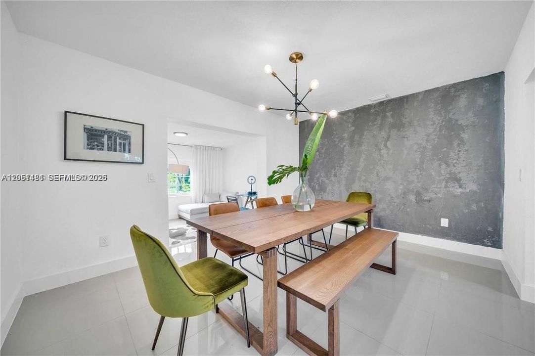 For Rent: $5,500 (4 beds, 2 baths, 1985 Square Feet)