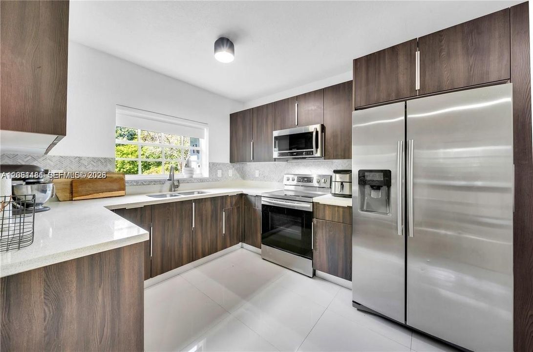 For Rent: $5,500 (4 beds, 2 baths, 1985 Square Feet)