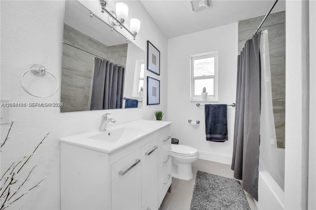 For Rent: $5,500 (4 beds, 2 baths, 1985 Square Feet)