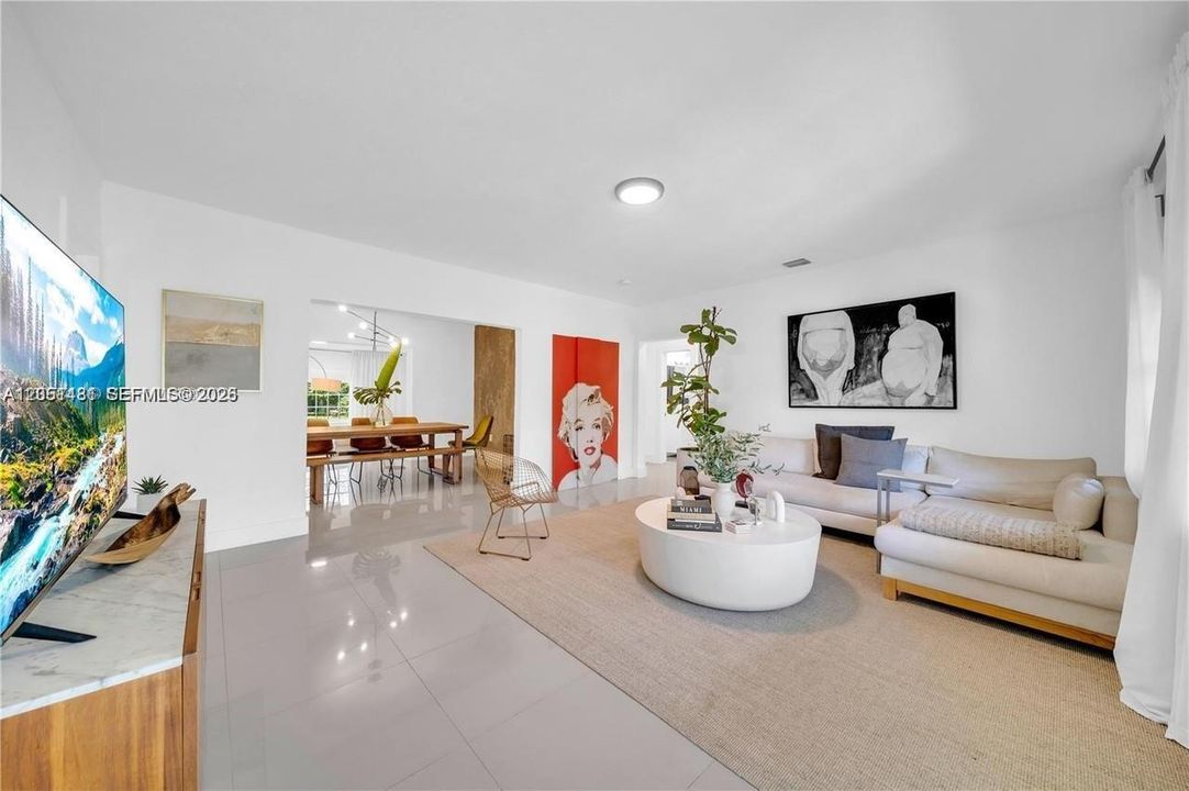 For Rent: $5,500 (4 beds, 2 baths, 1985 Square Feet)