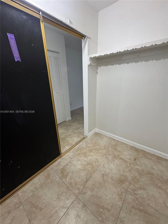 For Rent: $1,400 (1 beds, 1 baths, 928 Square Feet)