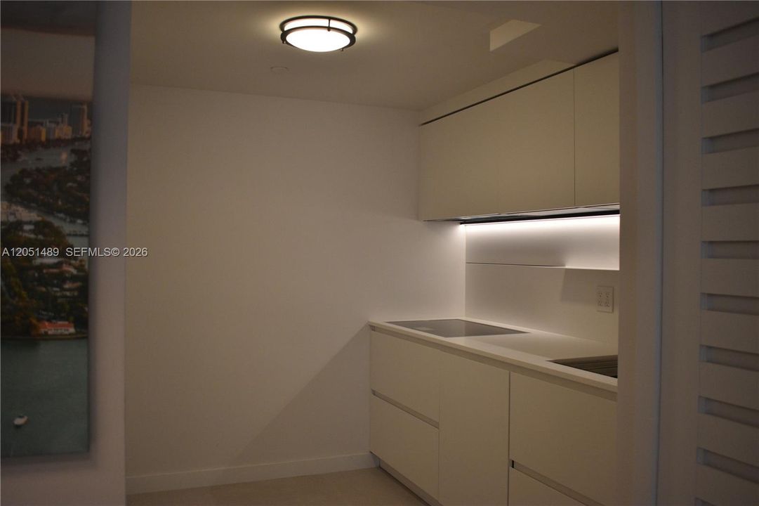 For Rent: $5,300 (1 beds, 1 baths, 808 Square Feet)
