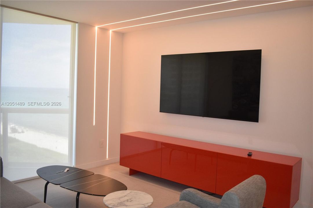 For Rent: $5,300 (1 beds, 1 baths, 808 Square Feet)