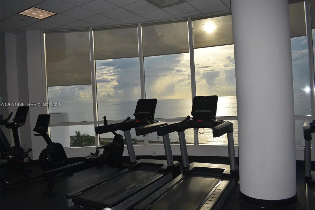 For Rent: $5,300 (1 beds, 1 baths, 808 Square Feet)