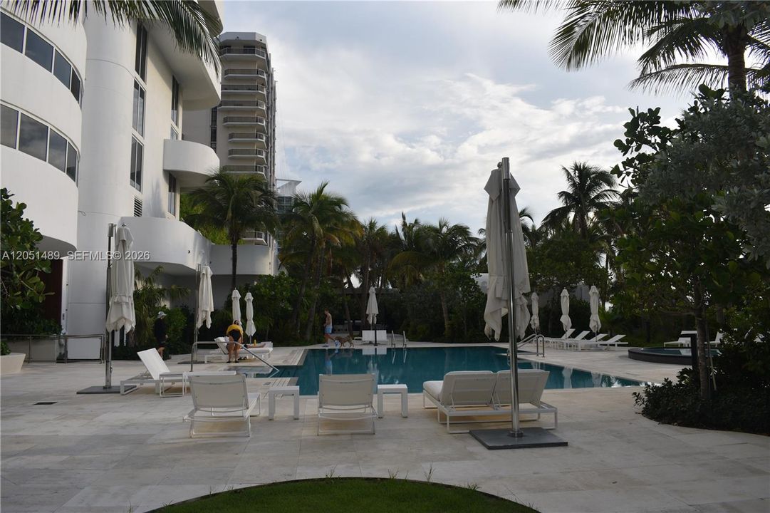 For Rent: $5,300 (1 beds, 1 baths, 808 Square Feet)