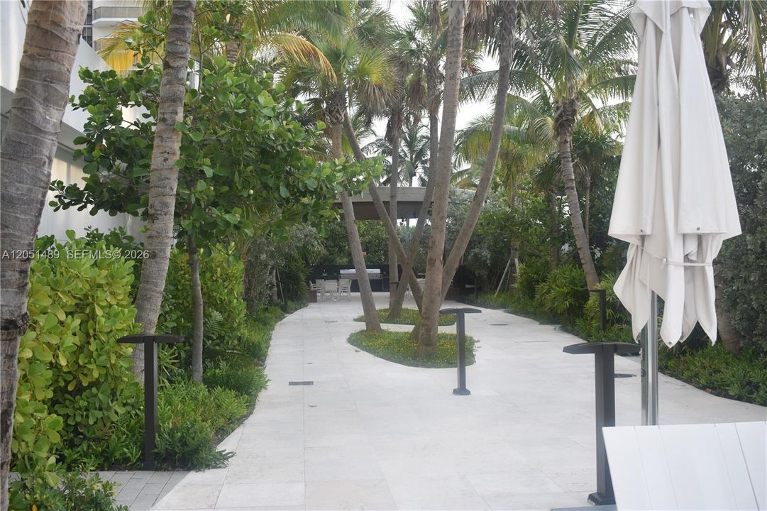 For Rent: $5,300 (1 beds, 1 baths, 808 Square Feet)