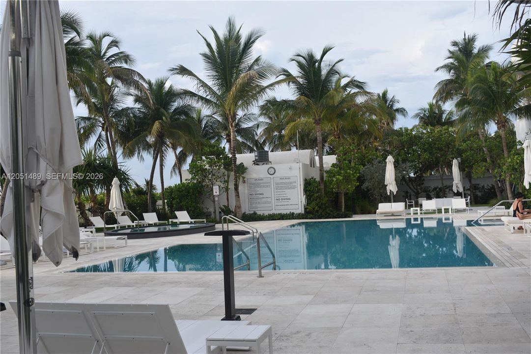 For Rent: $5,300 (1 beds, 1 baths, 808 Square Feet)
